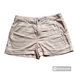 Seven7 size 12 women’s soft pink shorts